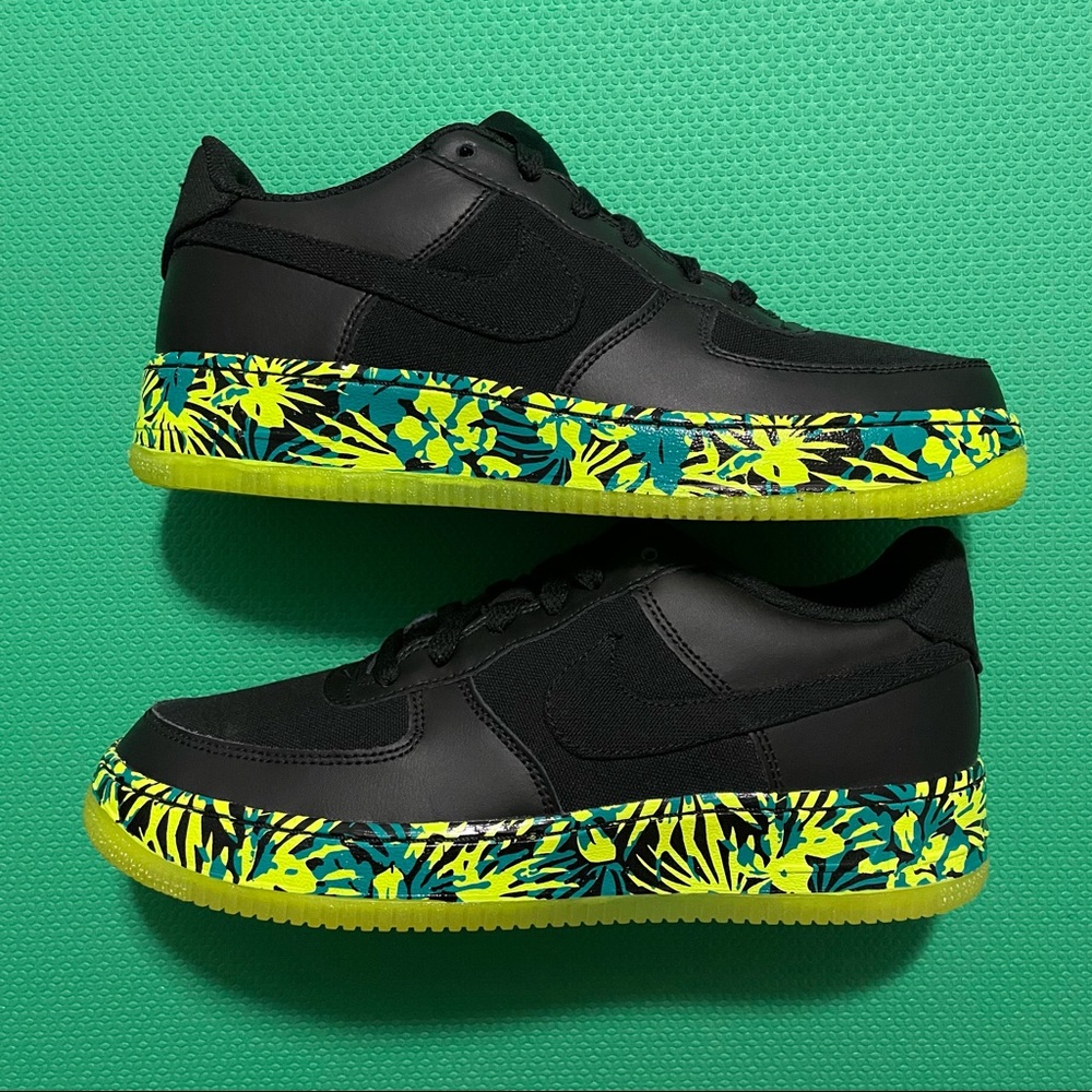 Rare Nike Air Force 1 Black Volt GS PRM